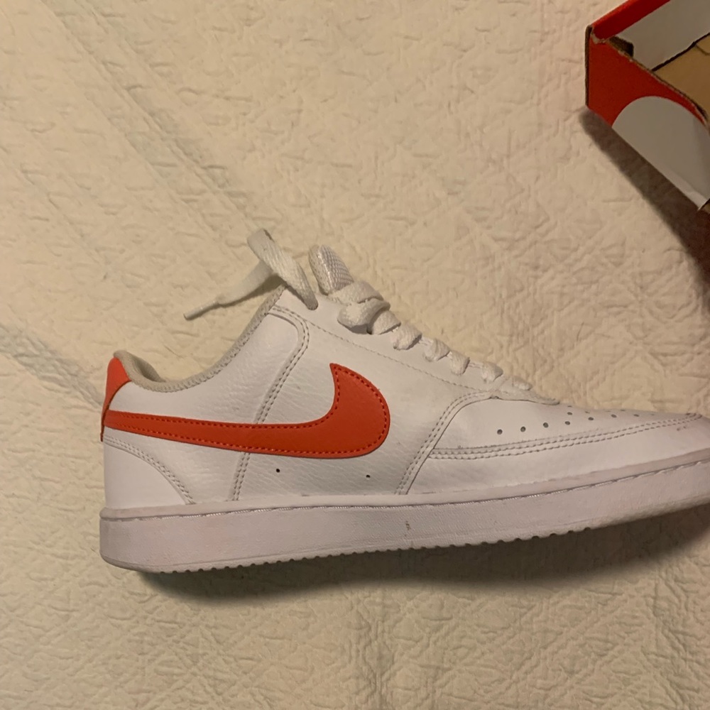 Nike tennis shoes